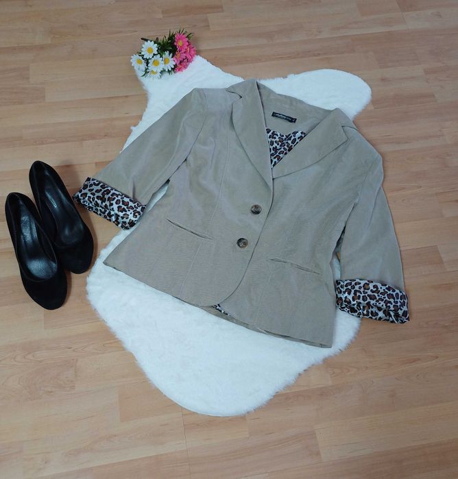 Beżowa marynarka damska XL na długi rękawek basic na jesień na zimę