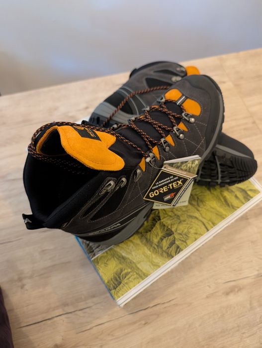 Botas Scarpa novas