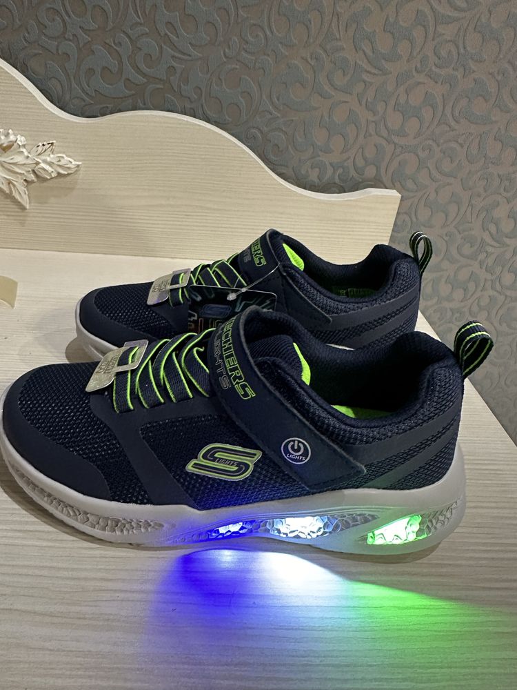 Skechers lights для хлопчика р 30 31 32 35