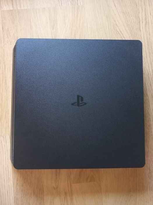 PlayStation 4 Slim 500GB майже нова