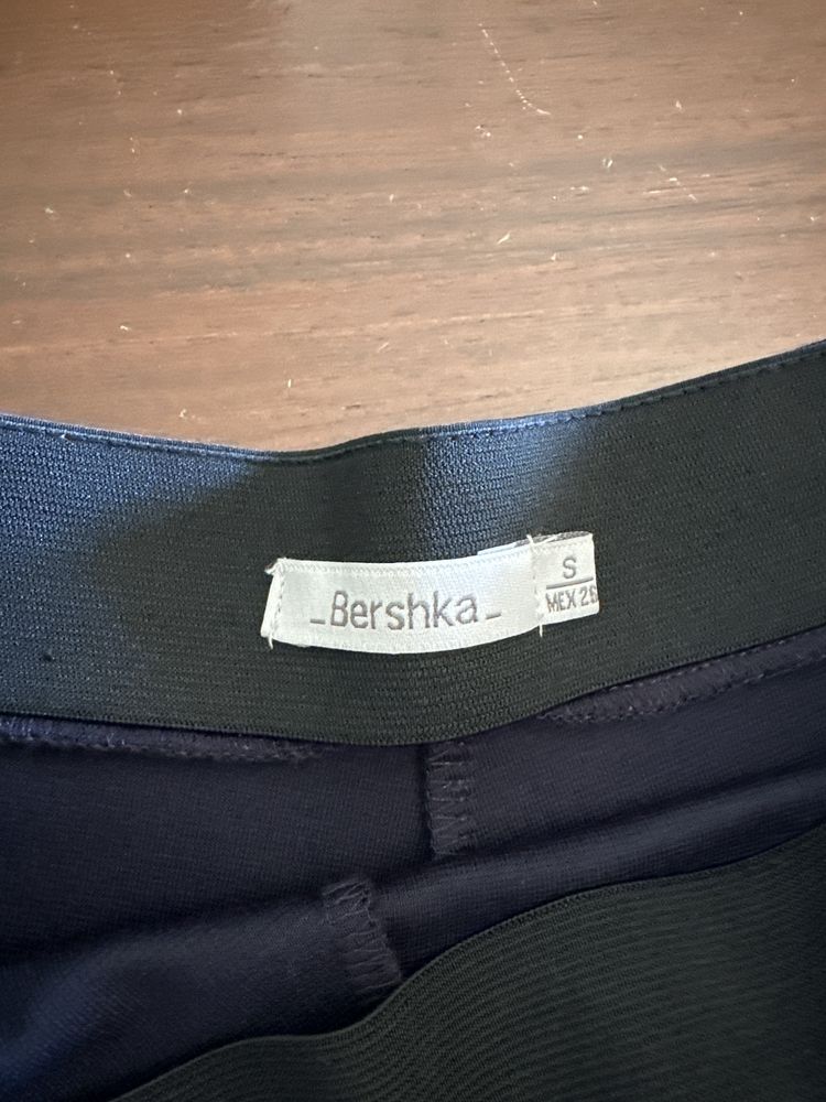 Saia azul da Bershka