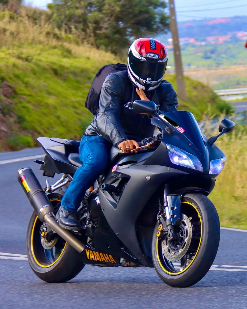Yamaha R1 ano 2002