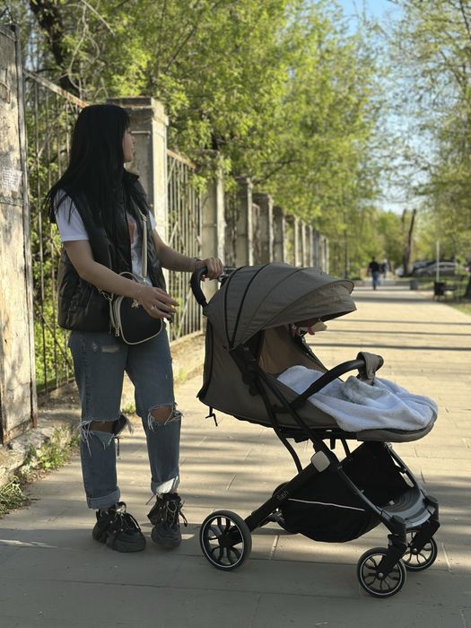 Прогулянкова коляска