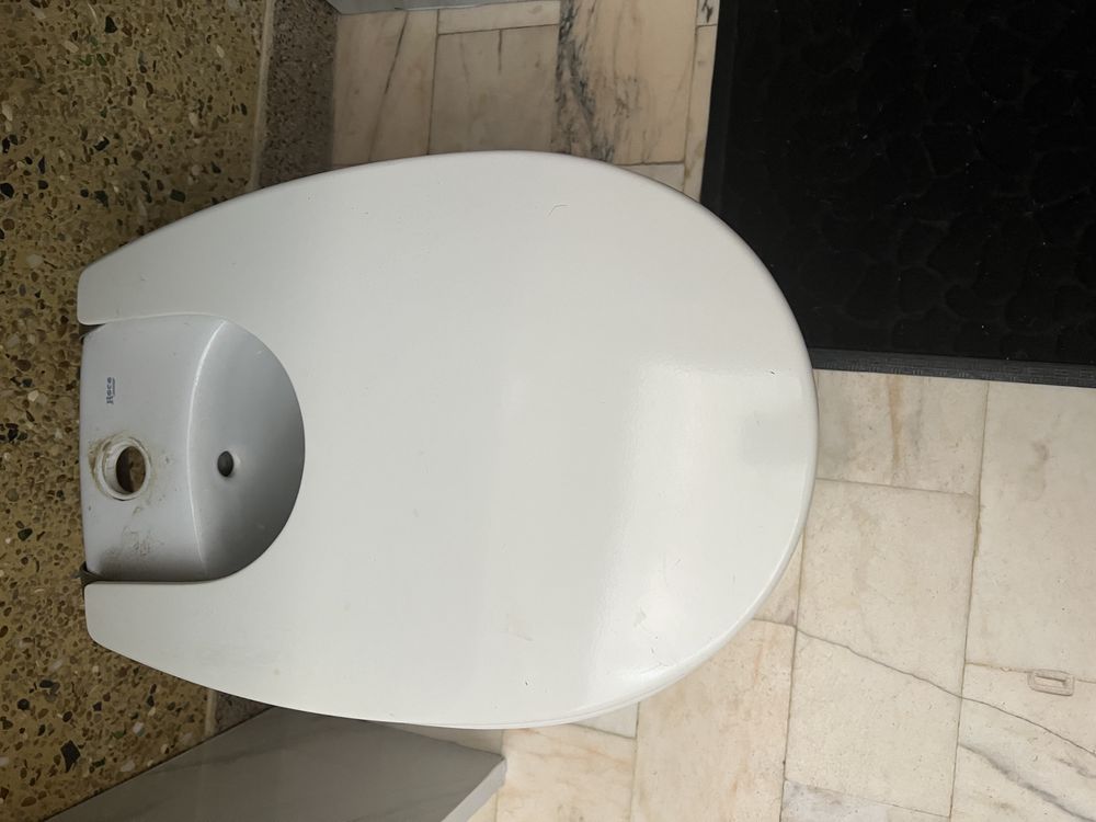 Bidé com tampa e torneira para agua quemte e fria da ROCA