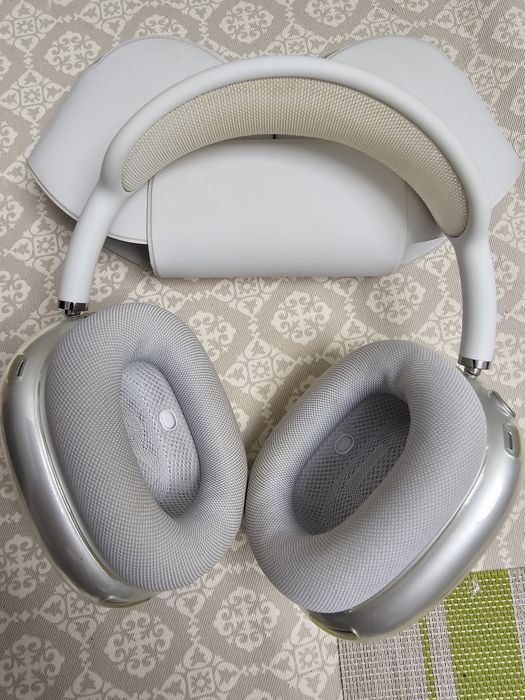 Продам AirPods Max