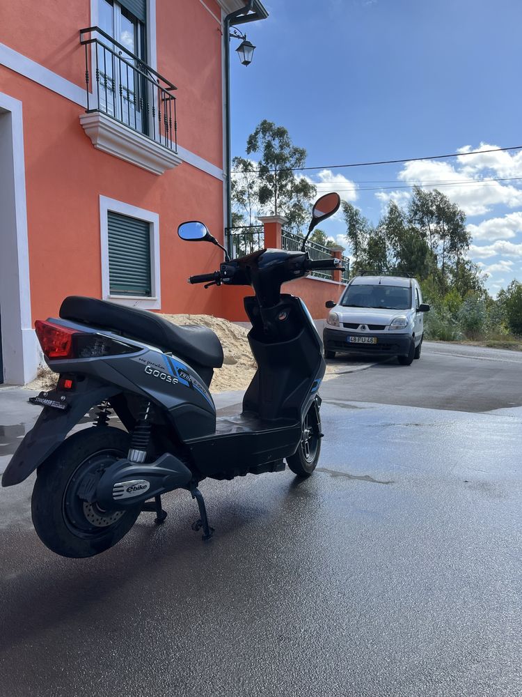 Scooter elétrica twol
