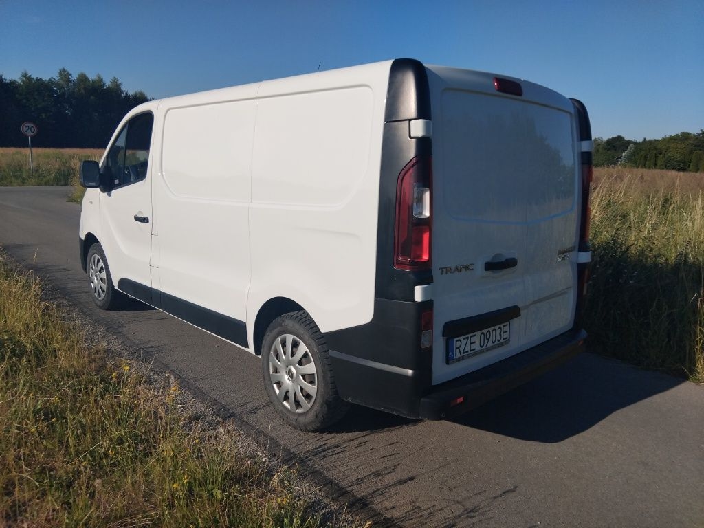 Renault Traffic 1.6 DCI 116KM Vivaro Stan BDB