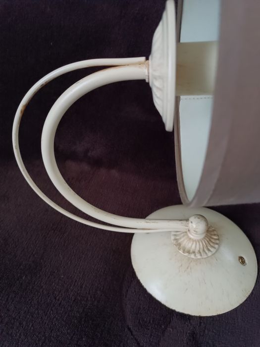 Lampa ścienna z abażurem