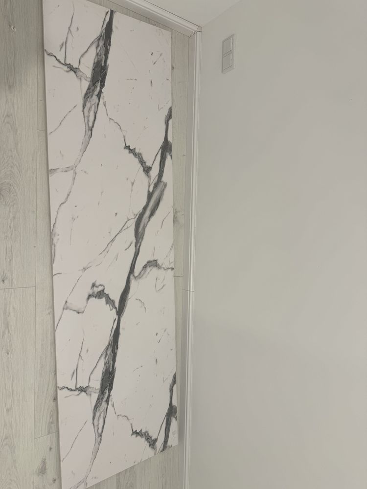 Blat kuchenny bialy z szarym wzorem marmuru 1.2x62x216