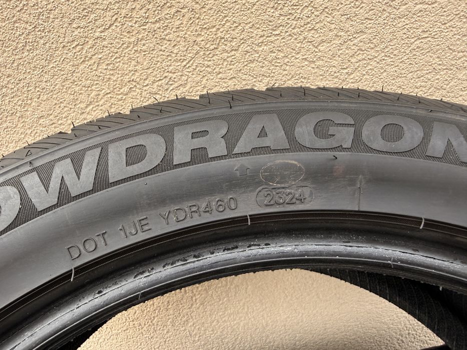 Зимова резина 235/50R20