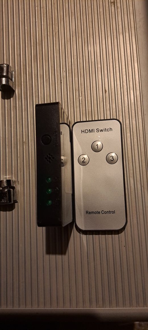 Rozdzielacz Hdmi switch  pilot remonte control