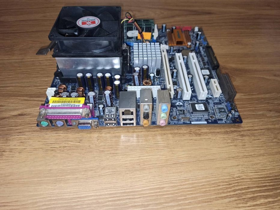 Комплект ASROCK 939NF4G-SATA2, AMD Sempron 3000+, ОЗУ 1,5 Gb, samsung