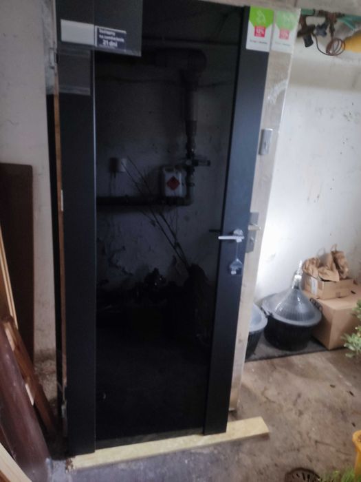 Szklane drzwi bezprzylgowe