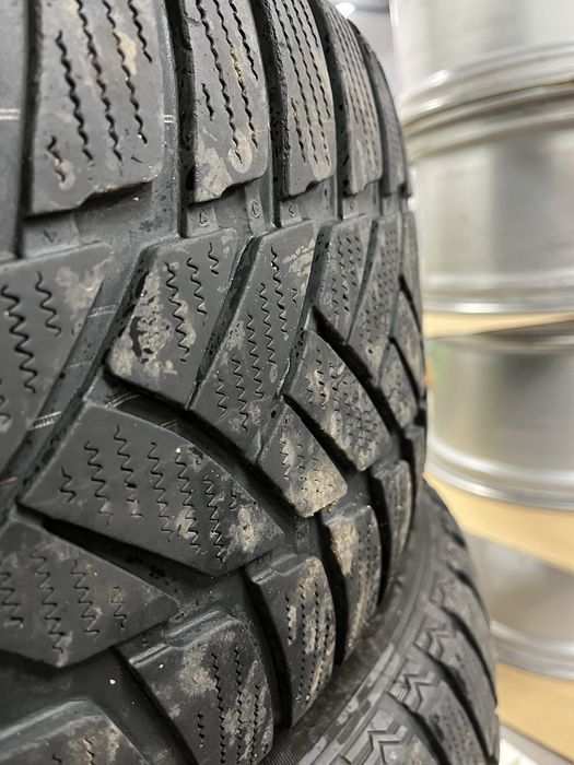 Opony zimowe dunlop 275/45r20