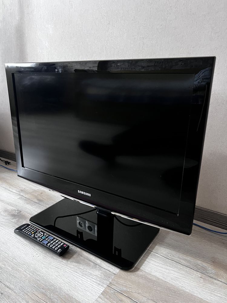 Телевізор Samsung LE32C450E1W