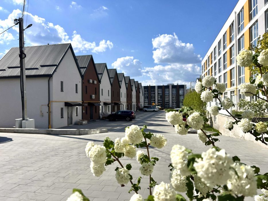 2-поверховий таунхаус 131 м² з власним двориком і паркомісцем