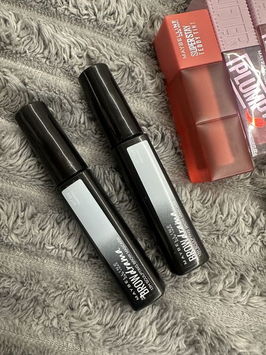 Нова косметика Maybelline помада консилер олівець