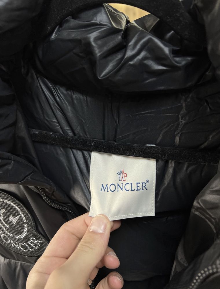 Куртка Пуховик Moncler «Wow World» Down Jacket Black