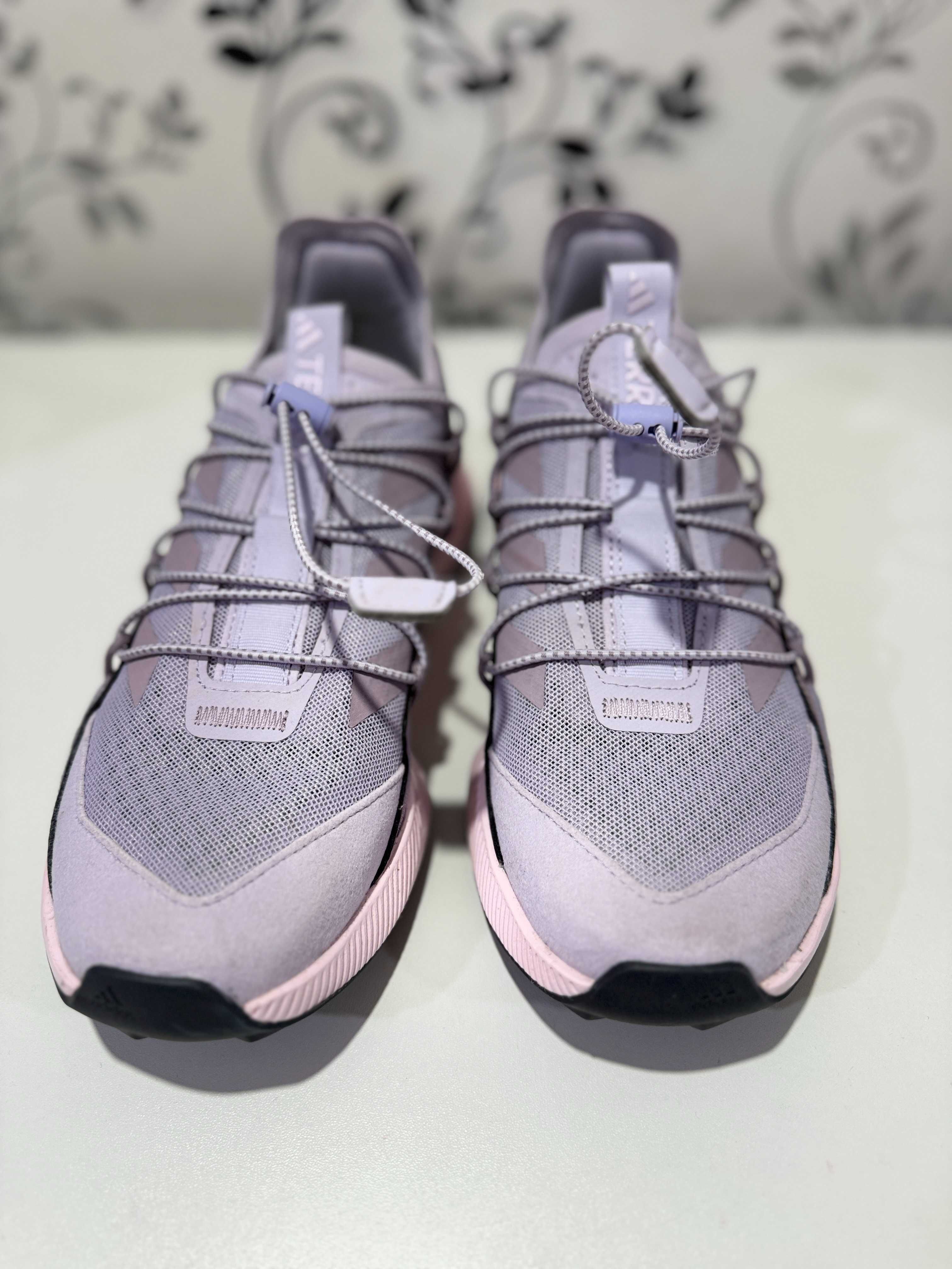 Кросівки жіночі Adidas terrex Voyager 21  ie2594, 39.5р