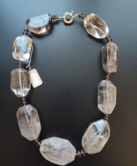 Бусы из горного хрусталя