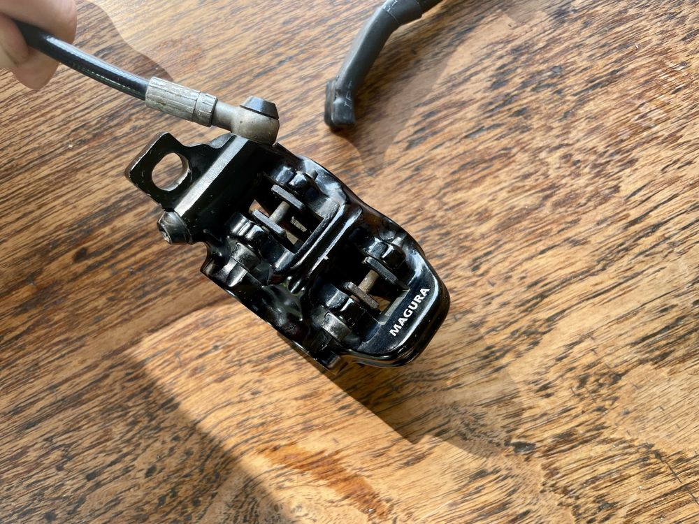 Hamulec shigura MT5 (magura, shimano)