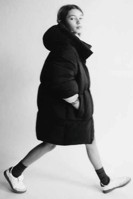 ZARA.Пуховик дівчатам