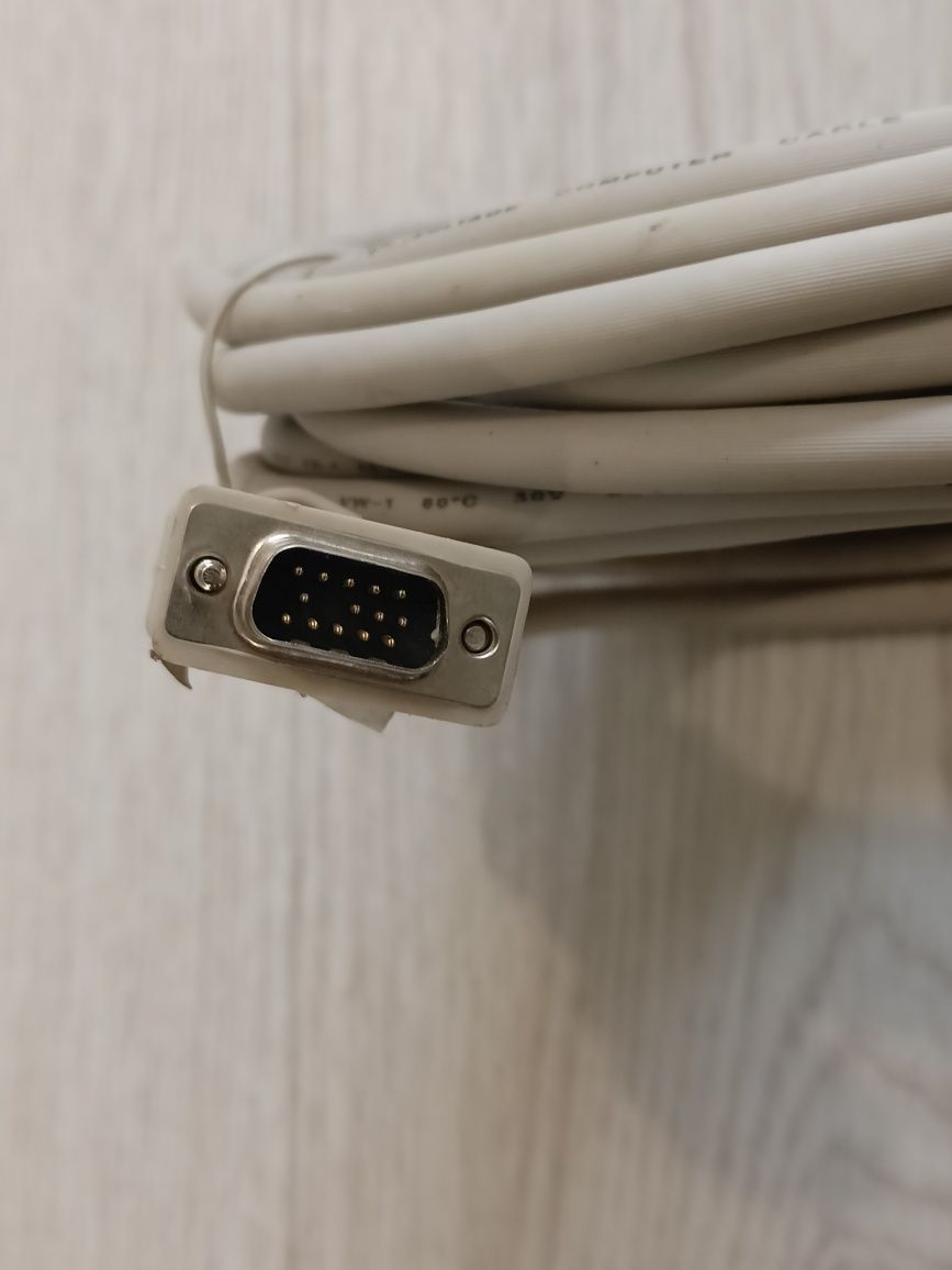 Przewód do podłączenia monitora 5 m.