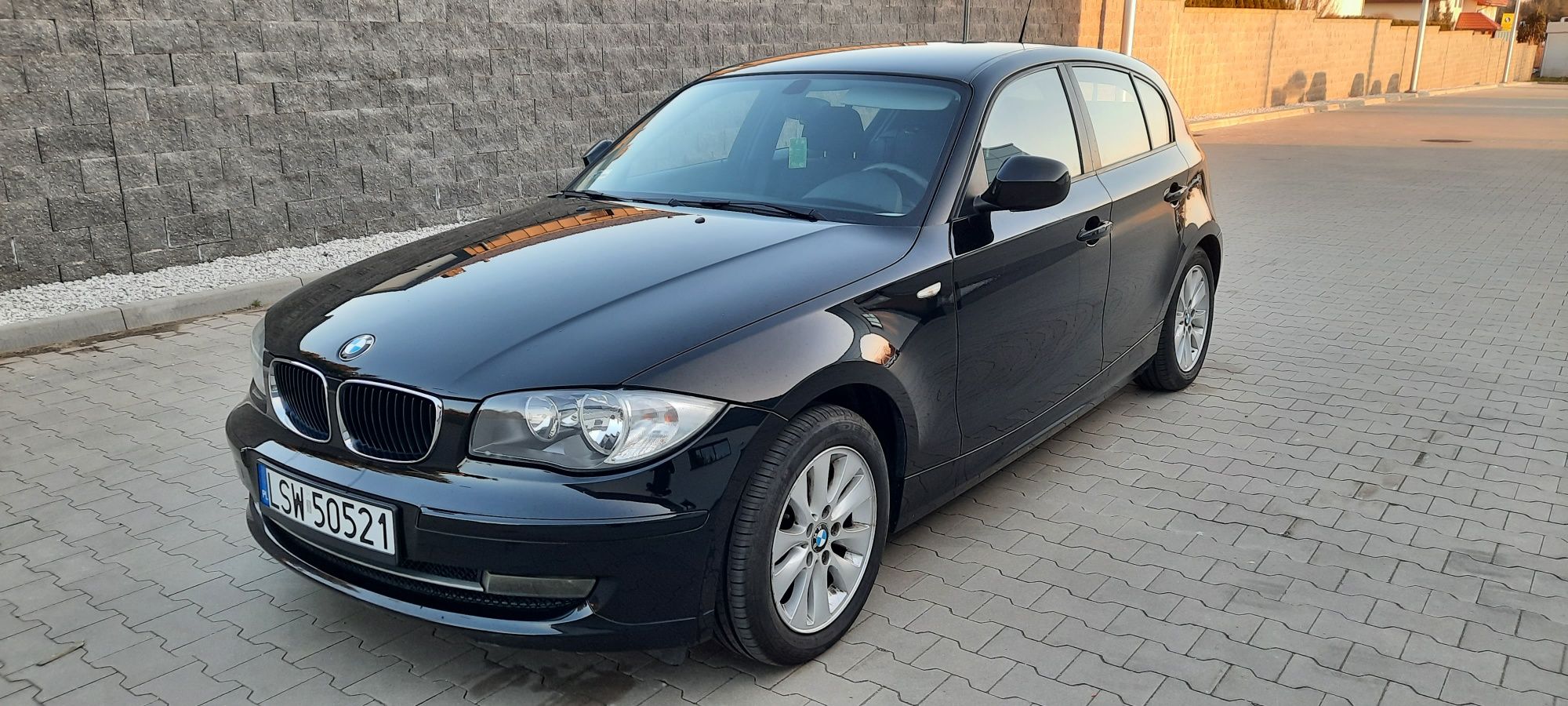 BMW E87 116i 2010r. 2.0 Benzyna 122KM. Stan BDB. 2 Kpl. Opon.