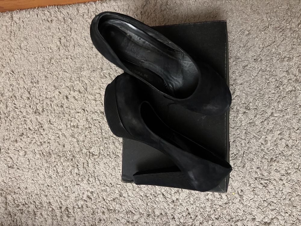 Жіноче взуття недорого 38 р  угги туфлі косівки балетки