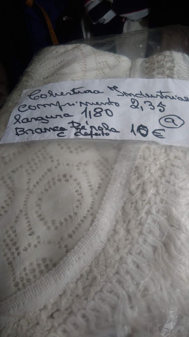 Coberturas vintage de cama de casal.