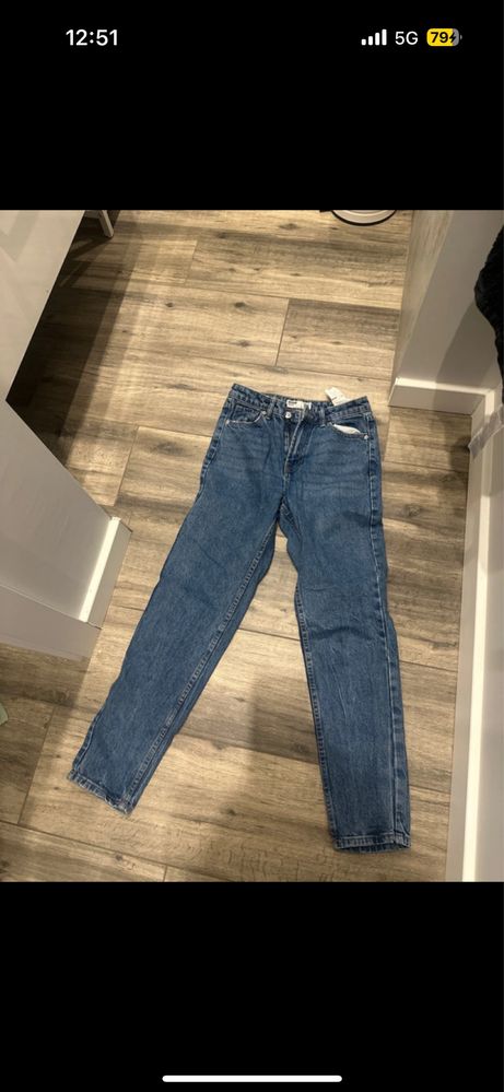 Bershka granatowe jeansy wysoki stan