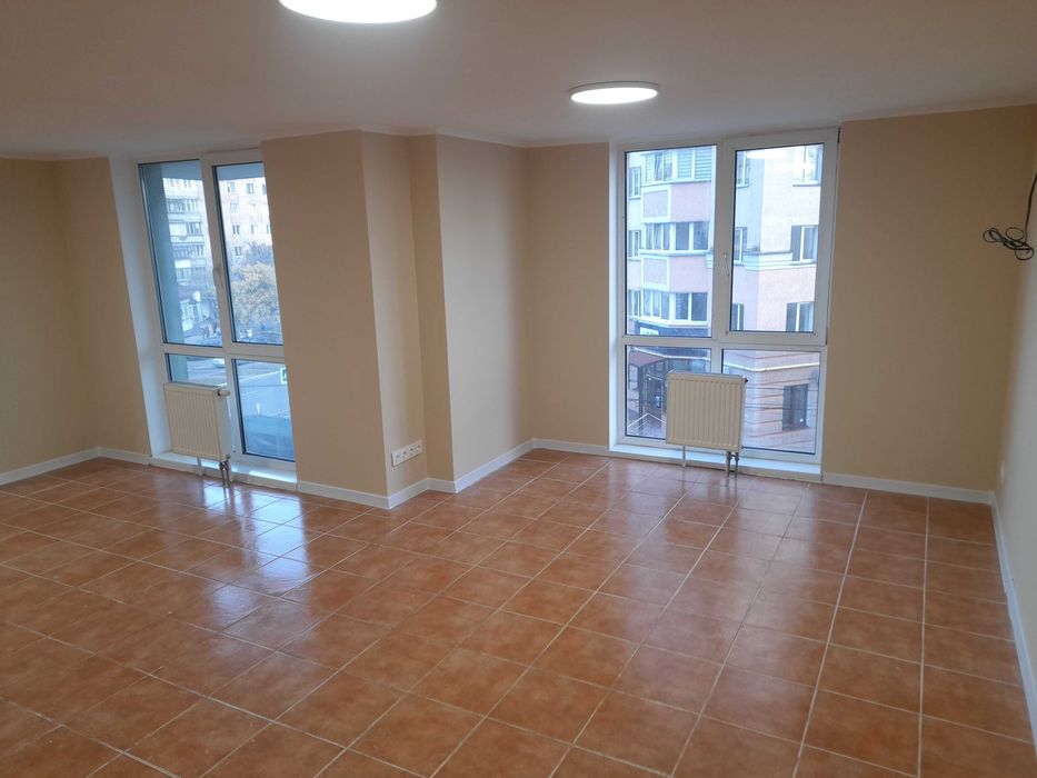 Вишгород Центр Суперфасад н/ф 72кв.м. Активний трафік