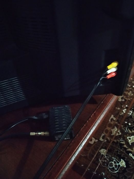 Телевізор Rainford + приставка Т2