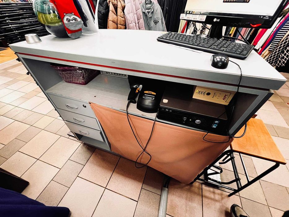 Стіл (ресепшен) для вашого бізнесу