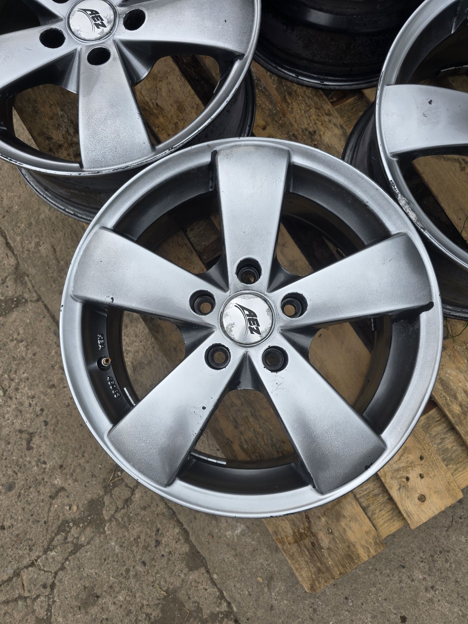 Felgi AEZ 16 cali 5x114.3 toyota