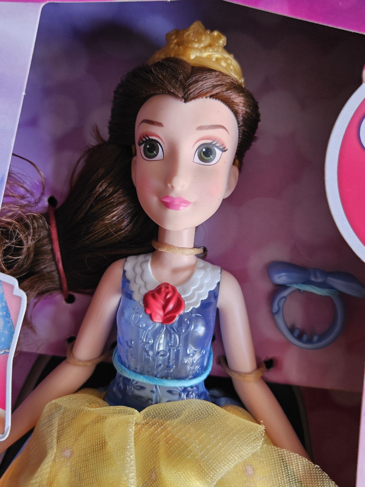 Disney Princess -Bella Vestido
mágico - Muñeca