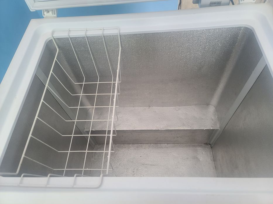 Морозильна камера 200л Whirlpool WHS2121 бу