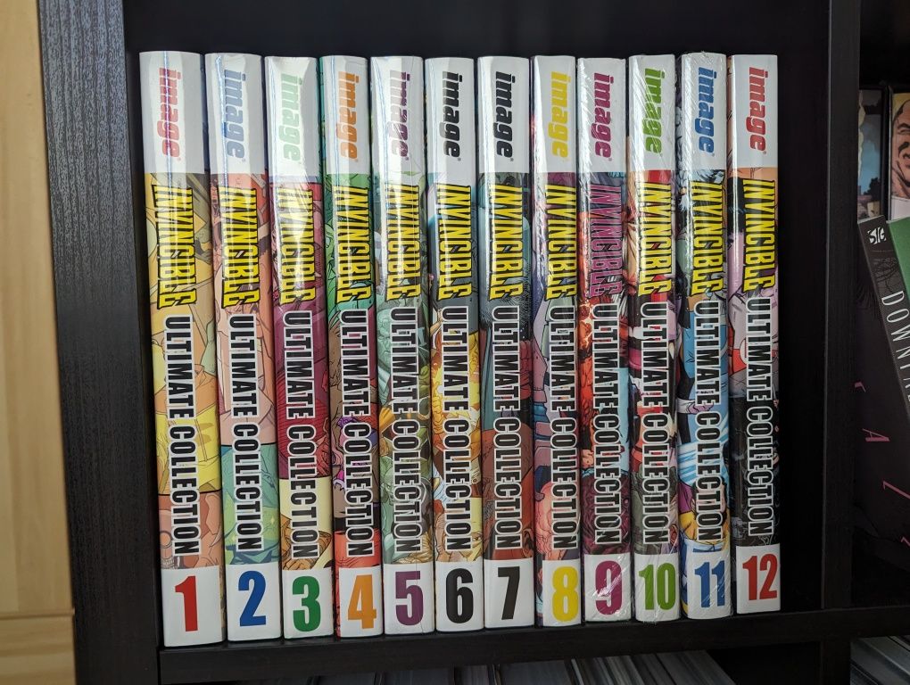 Invincible HC vol. 1-12 ENG - komiksy