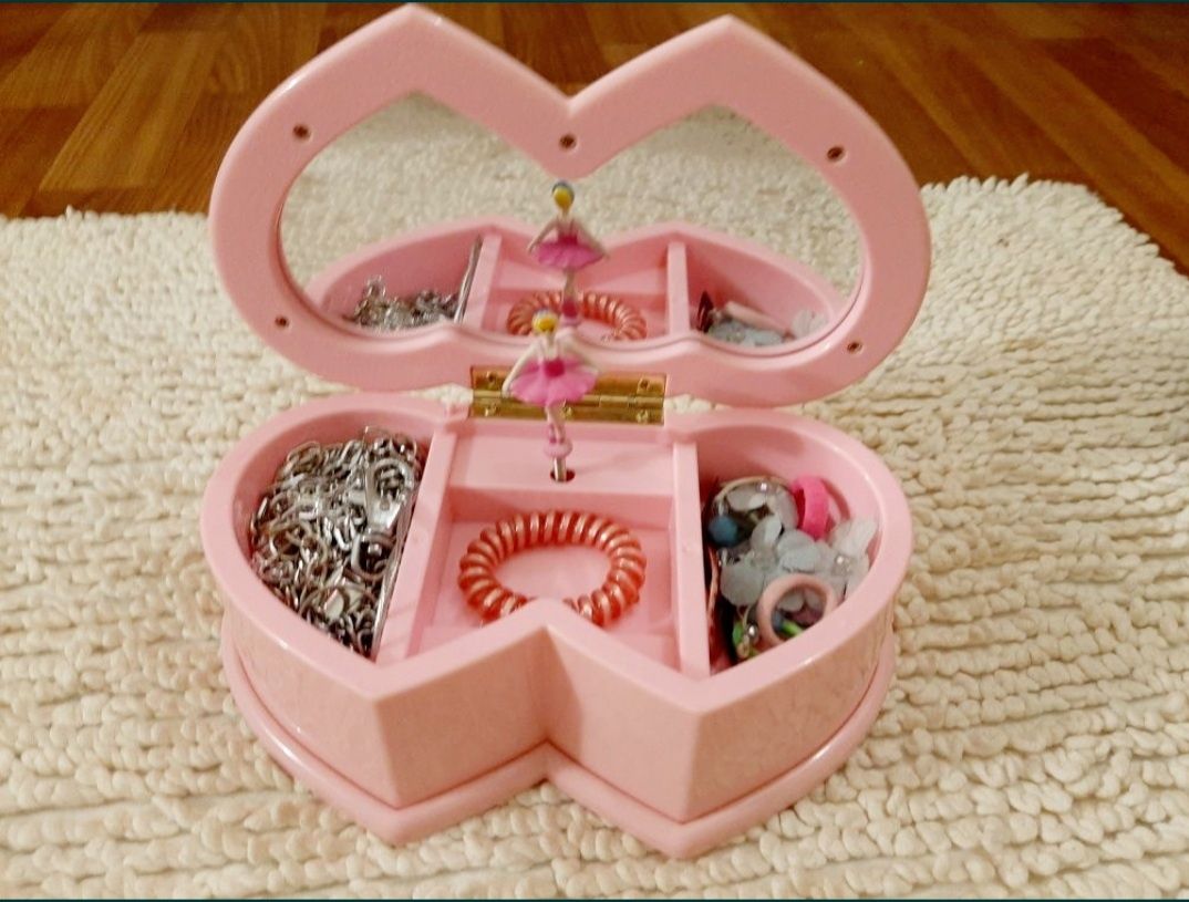 Рожева механічна музична шкатулка скринька барбі/ Barbie з балериною!