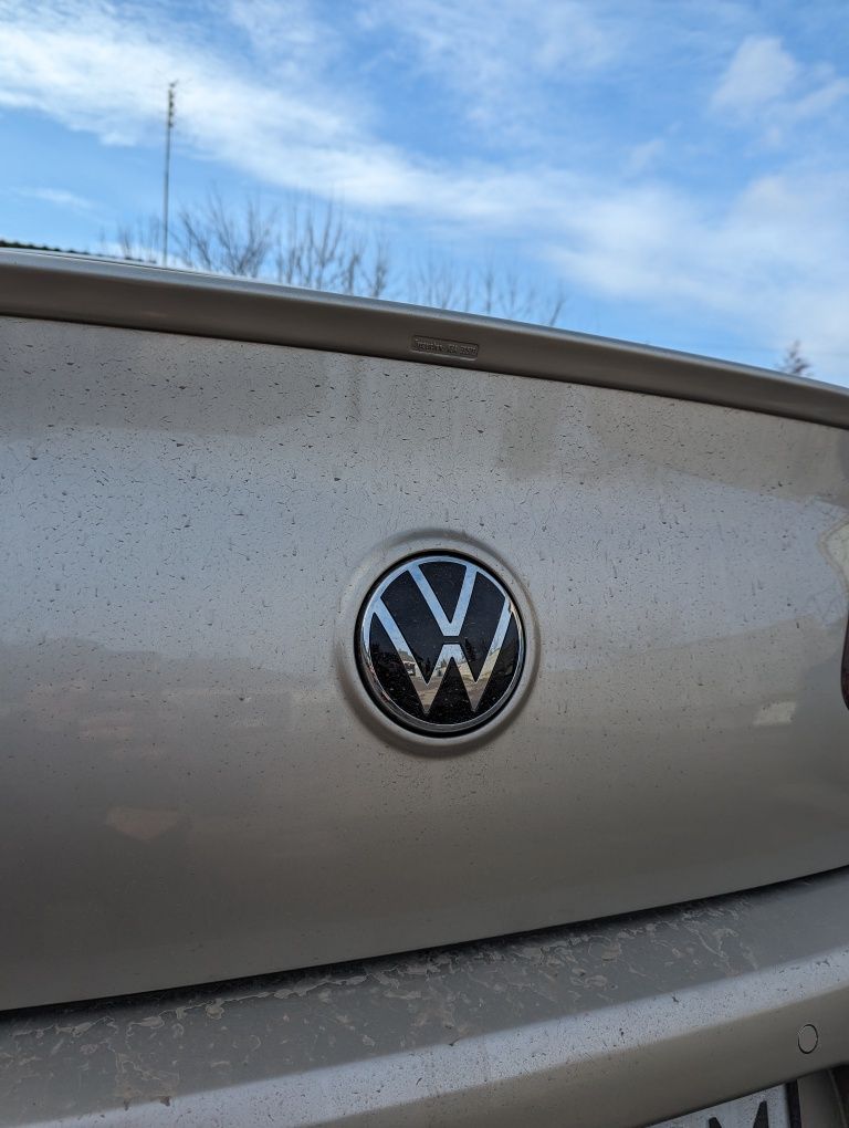 Камера заднего вида в значек VW Passat CC, B6/B7,B8, Arteon Golf 5/6/7