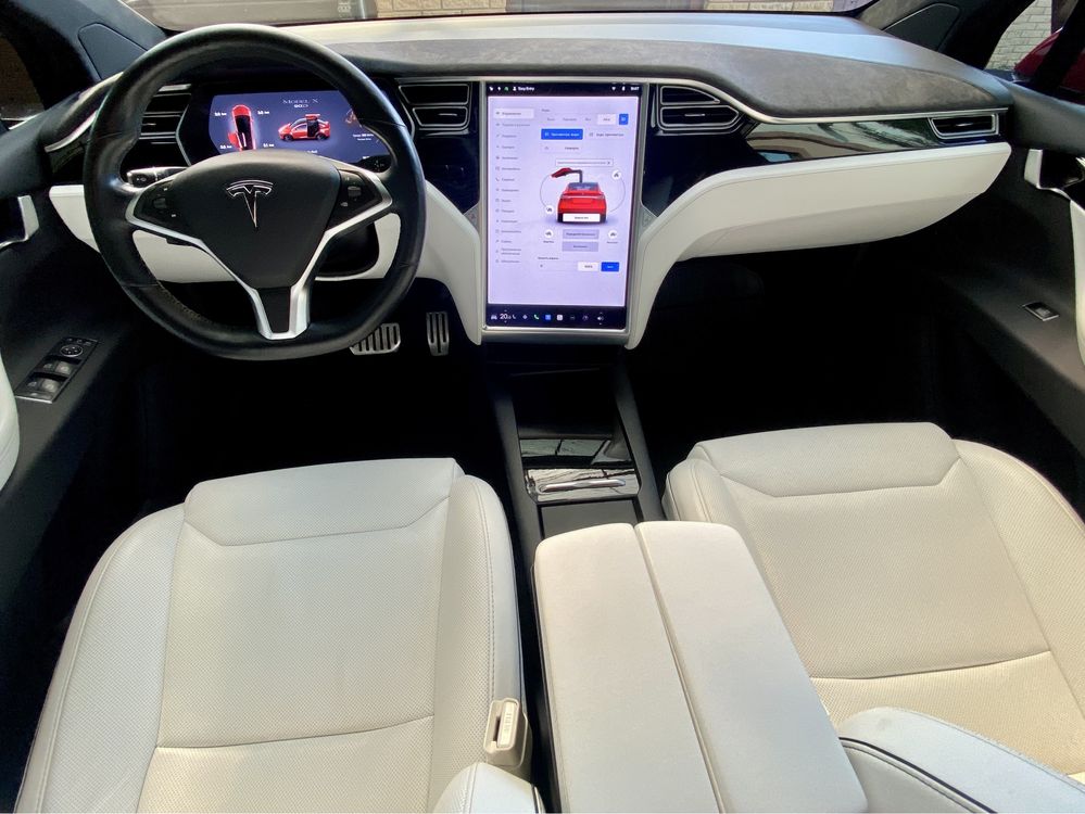 Tesla Model X 90D