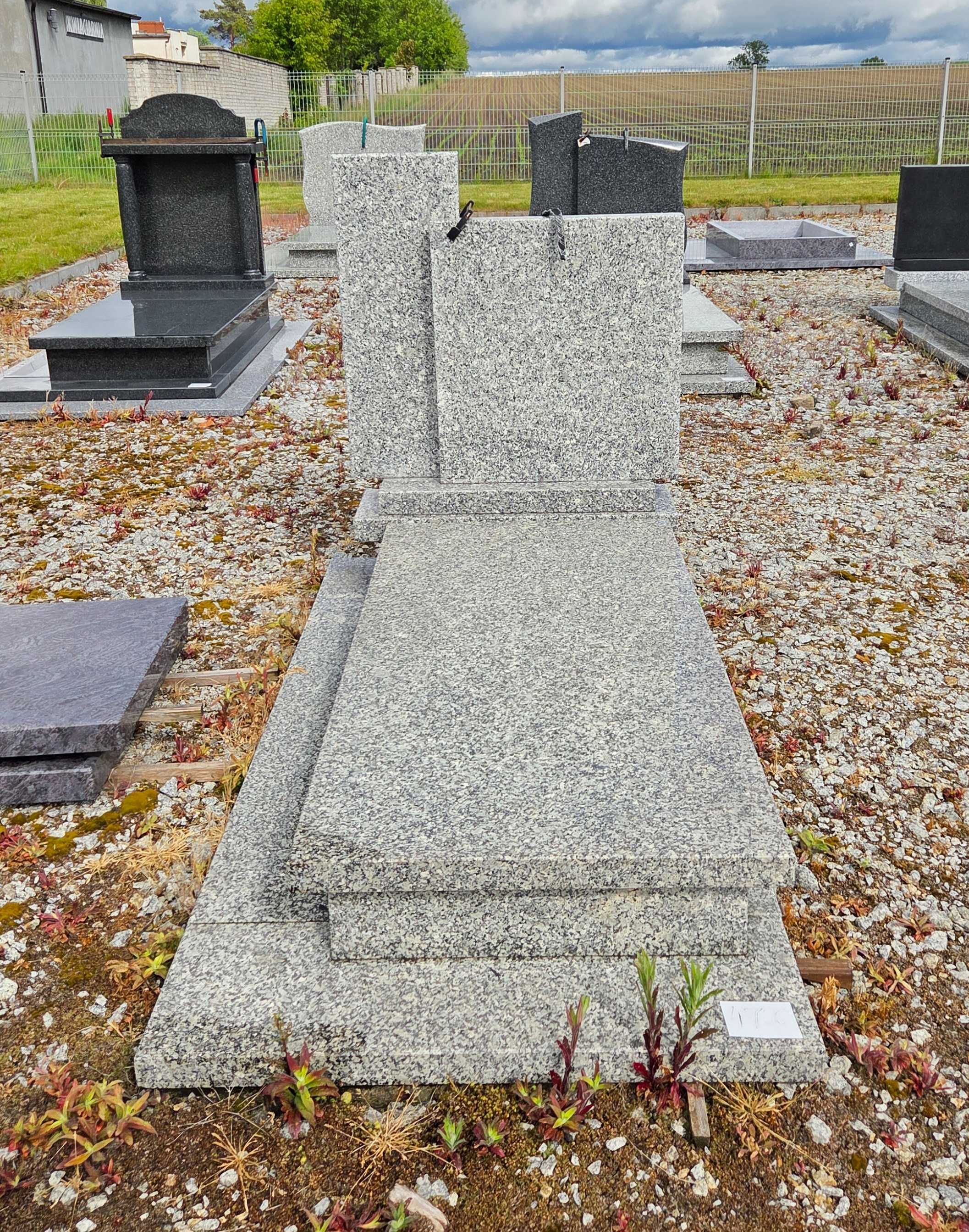 Nagrobek granitowy, pomnik granitowy