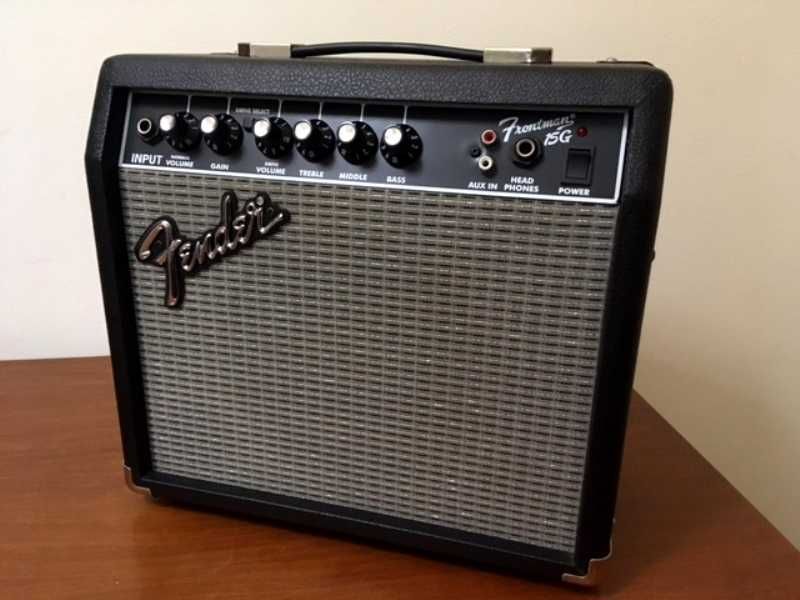 Amplificador de guitarra Fender como novo