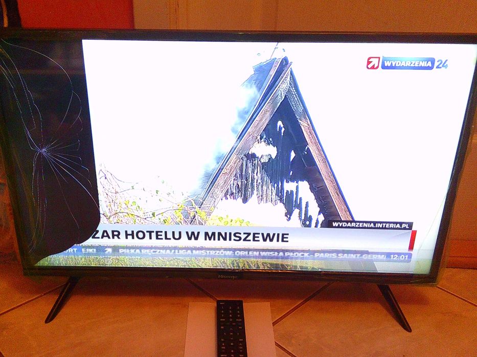 Hisense 32 cale, smart,dvb-t2, hdmi,usb zbita matryca, można oglądać.