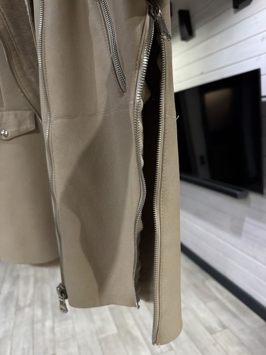 бежева дублянка-косуха з коміром із овчини