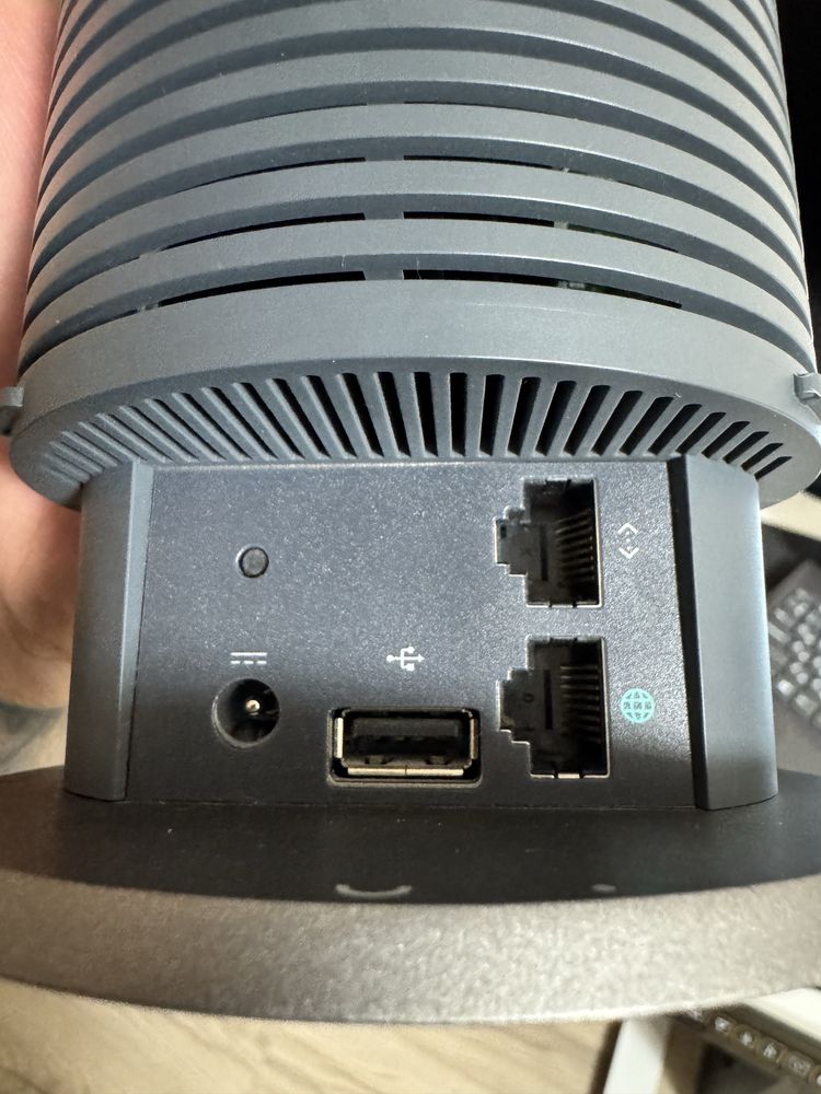 Продам wi-fi роутер TP- LINK TGR1900