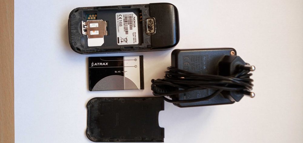 Nokia 6030 z ładowarką i baterią