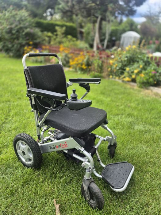 Wózek inwalidzki elektryczny Freedom Chair A07