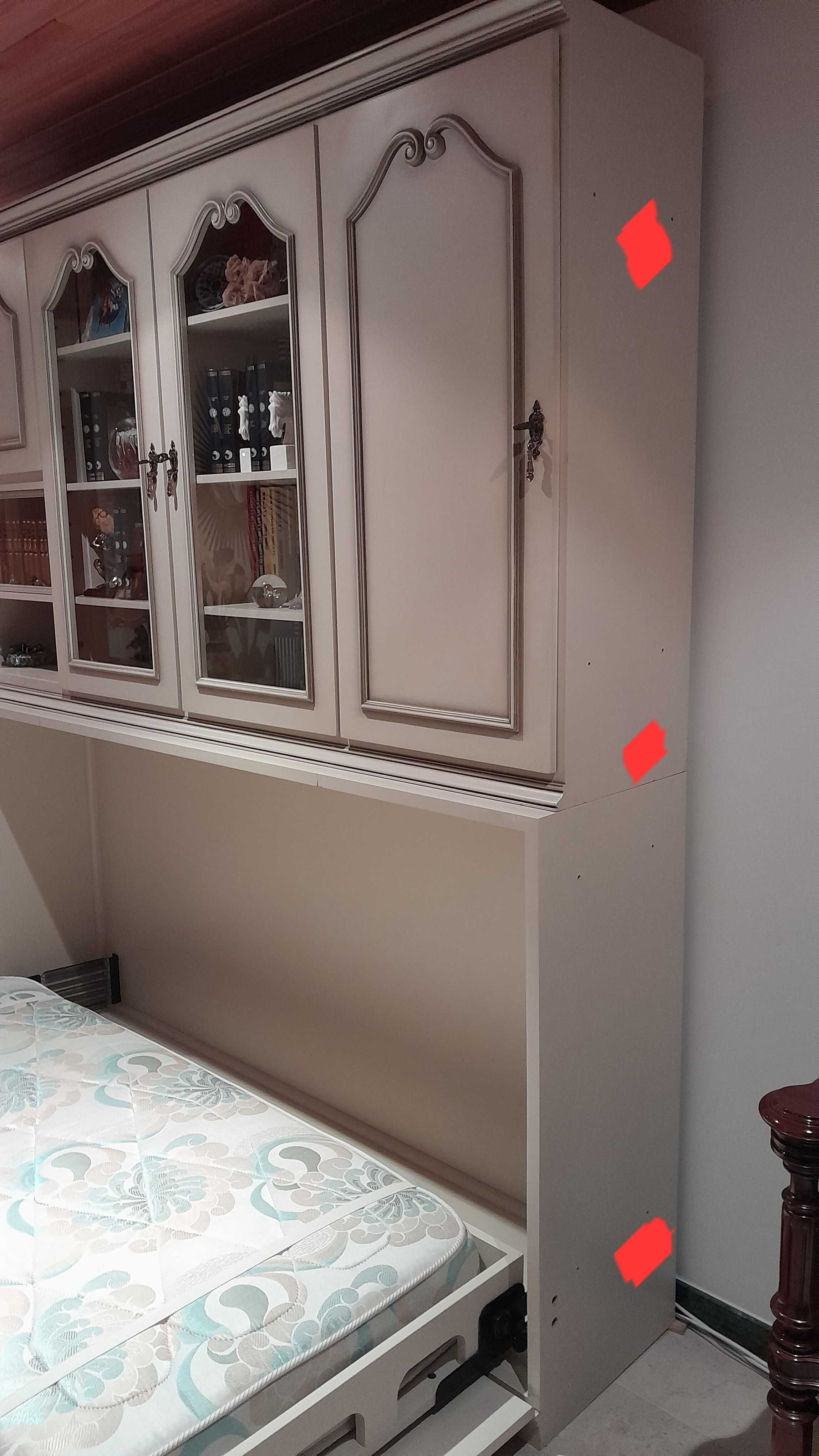 Móvel em tola com cama e biblioteca ou loçeiro, lacado beige claro