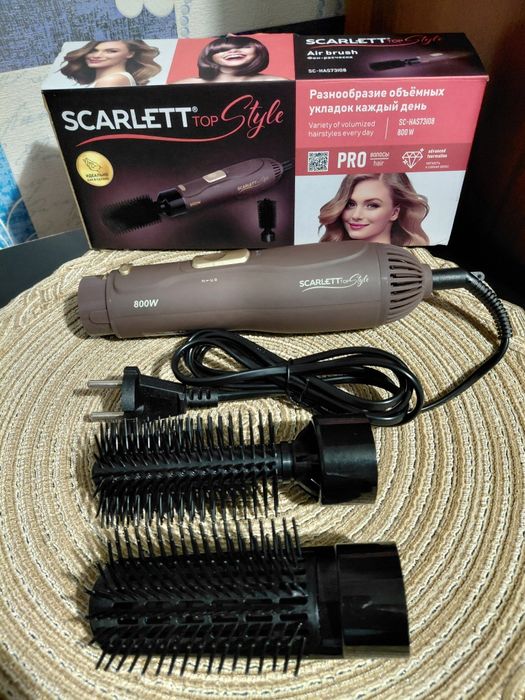 Продам фен щітку Scarlett нова.